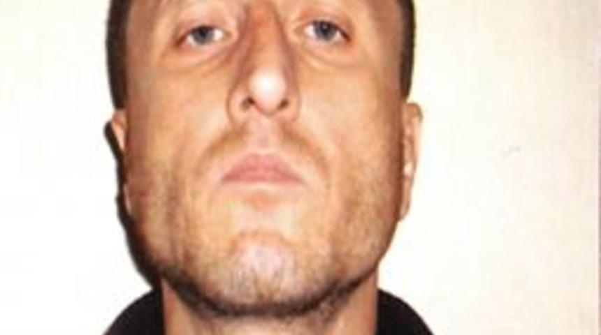 Ağabeyinin Katil Zanlısını &Ouml;ld&uuml;rd&uuml;