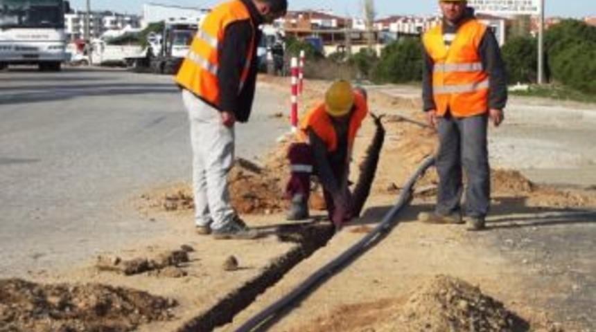 Ayvalık Fiber Optik Ağla &Ouml;r&uuml;l&uuml;yor