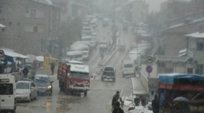 Şemdinli'de Kar Yağışı