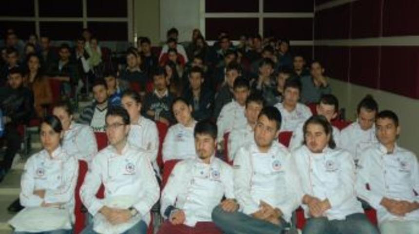 Yazar Emre Akkor'dan Osmanlı Mutfağı İncelikleri