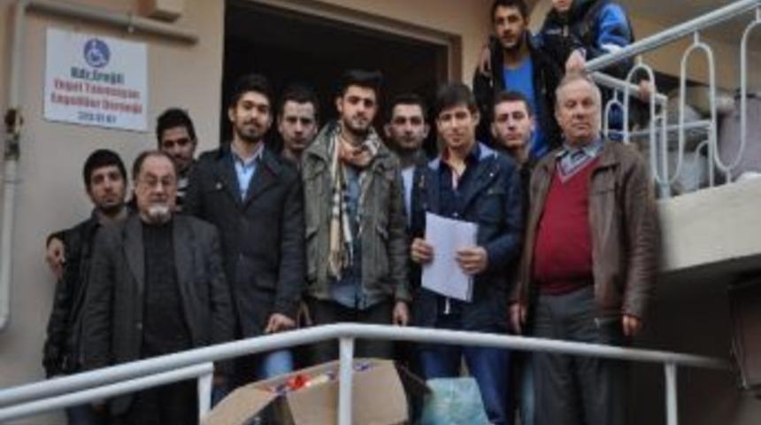 Alaplı Myo &Ouml;ğrencilerinden Engel Tanımayan Engelliler Derneğine 18 Bin Mavi Kapak