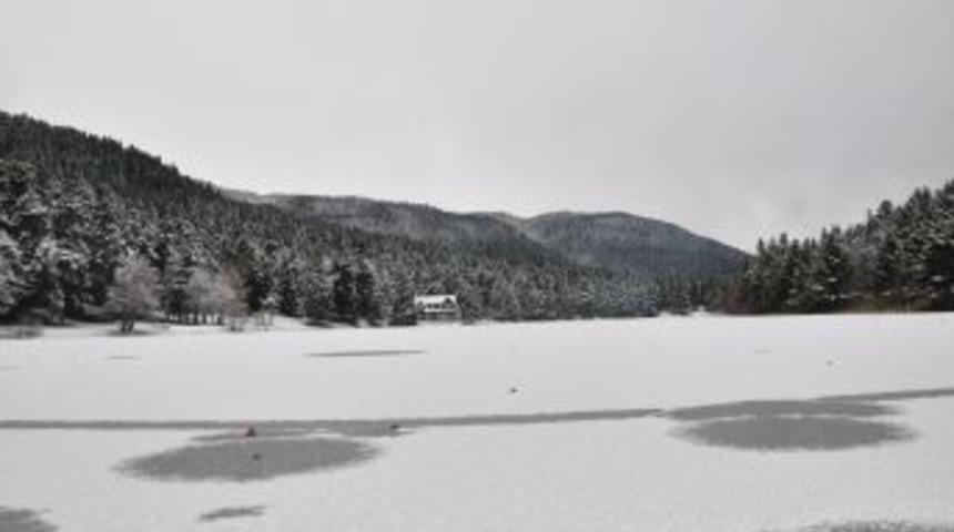 G&ouml;lc&uuml;k Dondu, Manzarası Isıttı