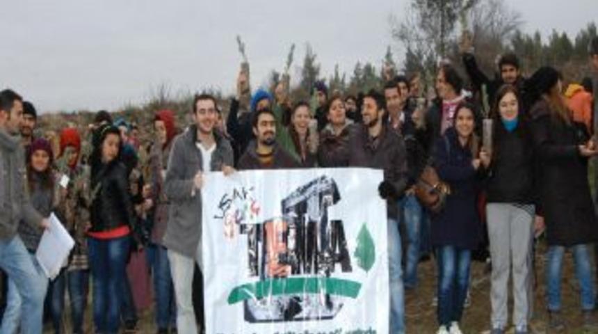 &Uuml;niversiteli Gen&ccedil; Tema'cılar 2 Bin 500 Fidan Dikti