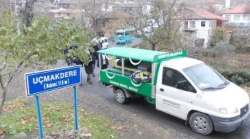 U&ccedil;makdere K&ouml;y&uuml; Muhtarı Topğara Verildi