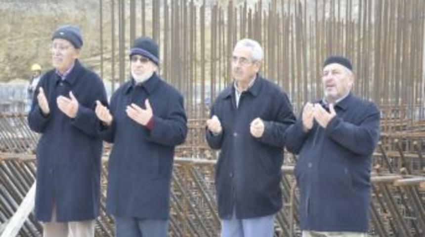 Şey Edebali Camisinin Temeli Atıldı