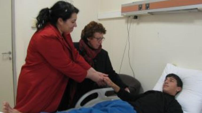 Me-Va Kadın Kolları &Uuml;yelerinden Gazzeli Yaralılara Ziyaret