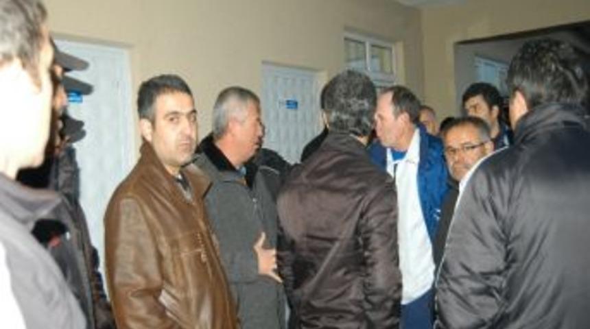 Futbolcudan Hakemi Hastanelik Eden Tekme