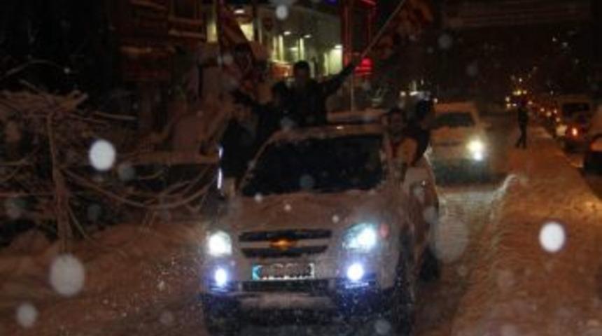 Derbi Ma&ccedil;ı Sonrası Kavga &Ccedil;ıktı