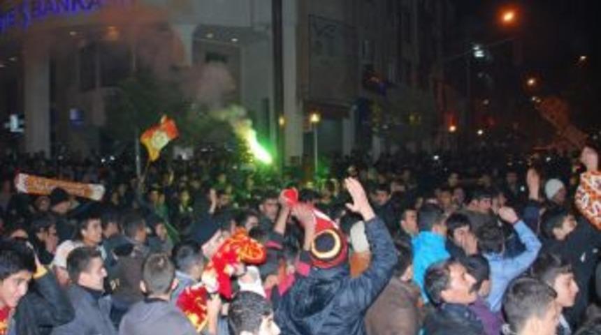 Adıyaman'da 'derbi' Gerginliği: 5 G&ouml;zaltı