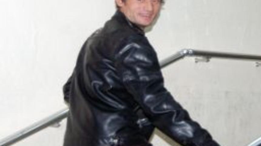 Şiddet G&ouml;ren Kadın Polise Sığındı