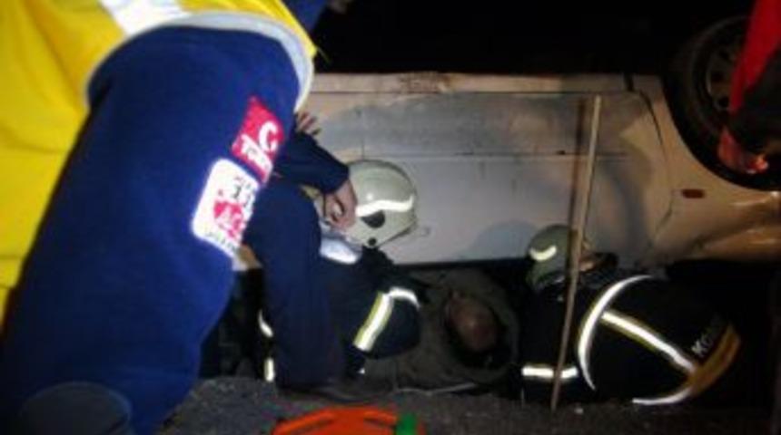 K&uuml;tahya'da Kaza: Sıkışan Yaralı G&uuml;&ccedil;l&uuml;kle &Ccedil;ıkarıldı