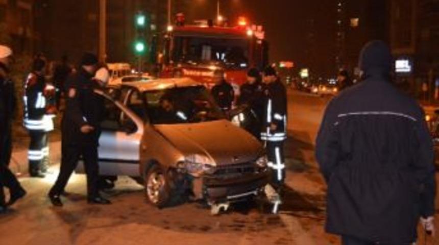 Kayseri&rsquo;de trafik kazası: 1 &ouml;l&uuml; 2 yaralı