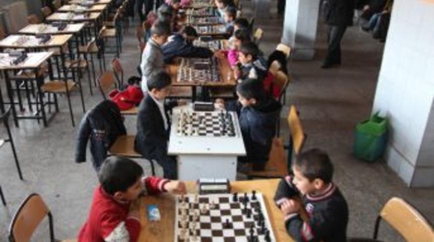 Ahlat&rsquo;ta Satran&ccedil; Turnuvası