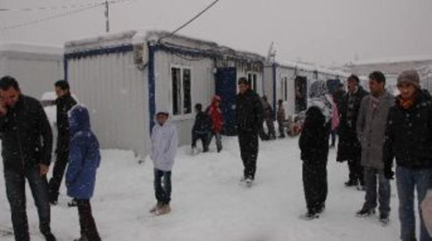 Van'da Konteynır Yangını