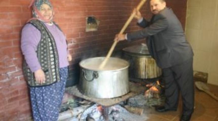 Pir Sultan Abdal Derneğinden Aşure Etkinliği