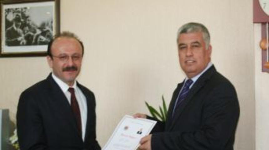 D&ouml;rtyol Kaymakamlığı Personellerini &Ouml;d&uuml;llendirdi