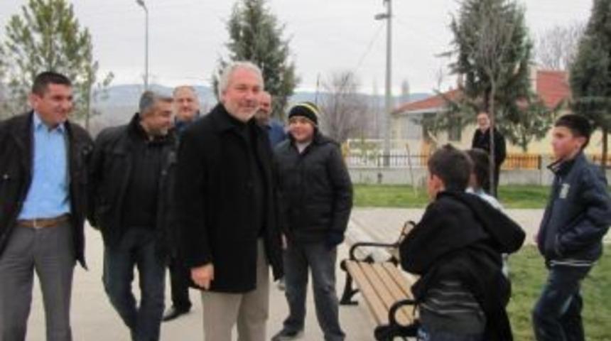 Başkan Sara&ccedil;oğlu Derek&ouml;y Beldesinde &Ouml;ğrencileri Dinledi