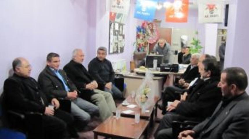 Başkan Kamil Sara&ccedil;oğlu Hisarcık Ak Parti İl&ccedil;e Teşkilatı'nı Ziyaret Etti