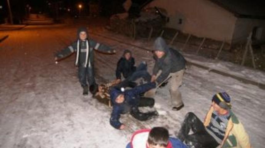 &Ccedil;ocukların Buz Eğlencesi