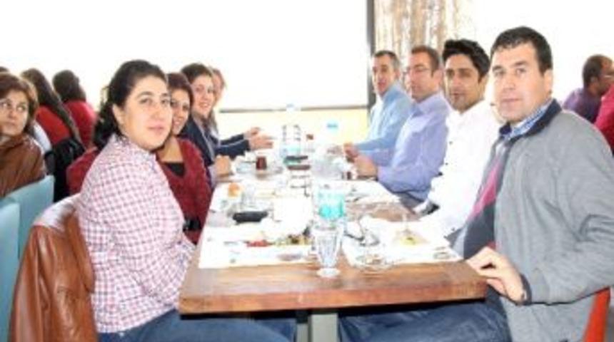 Diş&ccedil;iler Yemekte Buluştu