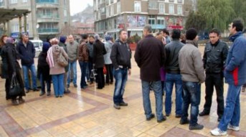 4 Aydır Maaşlarını Alamayan İş&ccedil;iler Eylem Yaptı