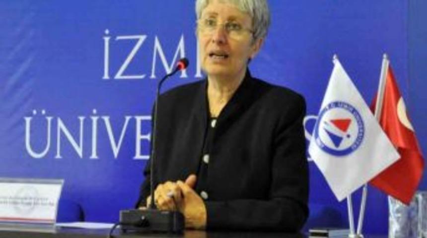 Prof. Dr. Kocaman: Hemşire A&ccedil;ığı Kontenjan Artırarak &Ccedil;&ouml;z&uuml;lmez