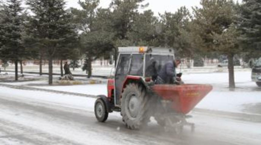Erzincan Belediyesi&rsquo;nden Kar Mesaisi
