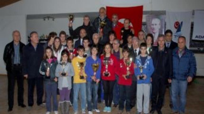 Yelkenciler Kupalarını Aldı