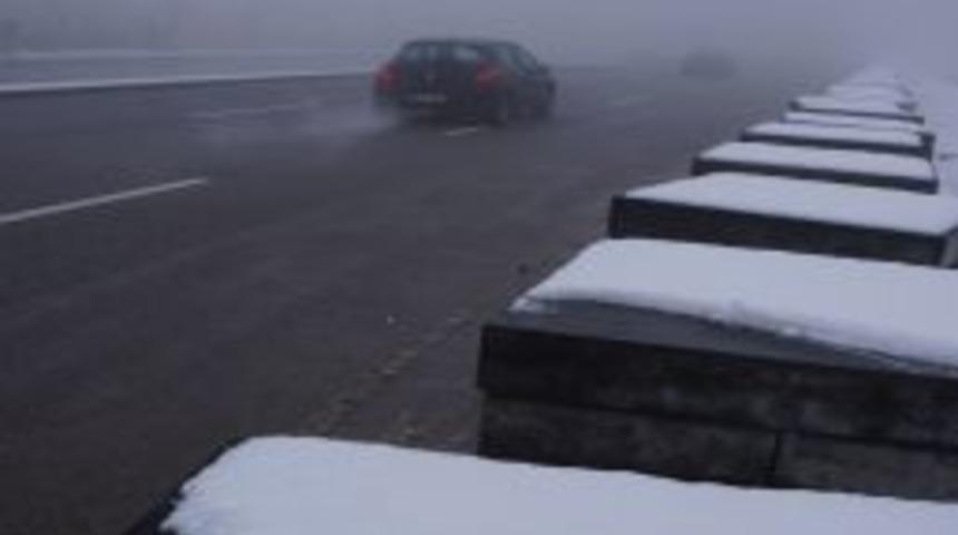 Ankara'da Etkili Olan Sis S&uuml;r&uuml;c&uuml;leri Zorladı