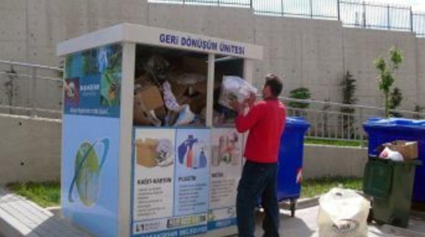 Başakşehir Belediyesi, 700 Ton Atığı Geri D&ouml;n&uuml;ş&uuml;m&uuml;n&uuml; Sağladı