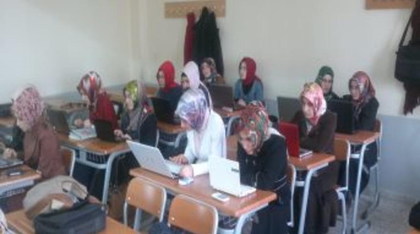 Hitit &Uuml;niversitesi Ilk Defa Web Tabanlı Sınav Sistemi Uyguladı