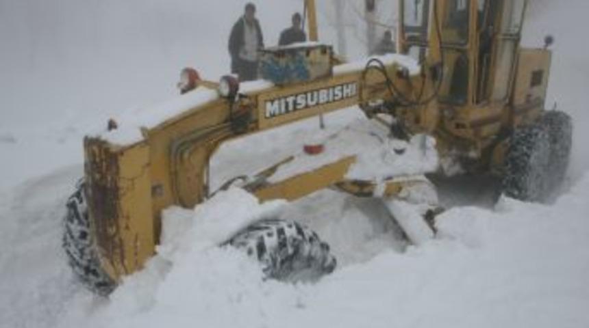 Iğdır'da 24 K&ouml;y Yolu Ulaşıma Kapandı