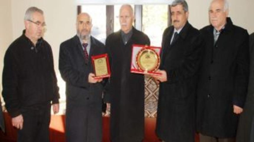 İş Adamı Osman Dok'a Hizmetlerinden Dolayı Teşekk&uuml;r Plaketi Verildi