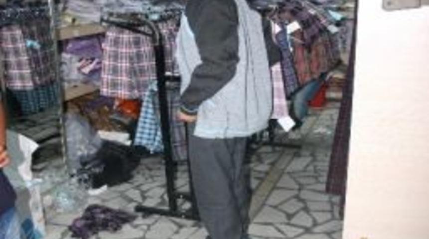 Adapazarı&rsquo;nda 2900 &Ouml;ğrenciye Kışlık Kıyafet Yardımı Yapıldı