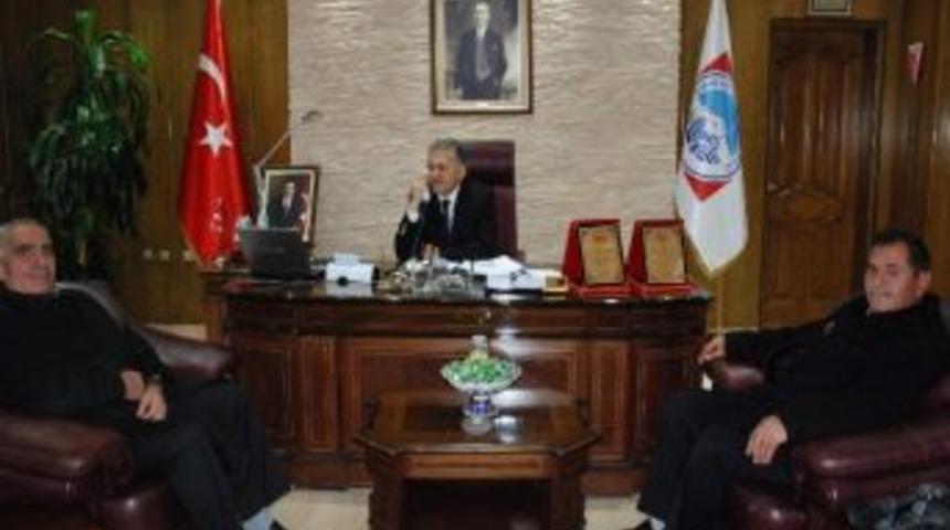 Mahalle Muhtarından B&uuml;y&uuml;kkılı&ccedil;&rsquo;a Plaketli Teşekk&uuml;r