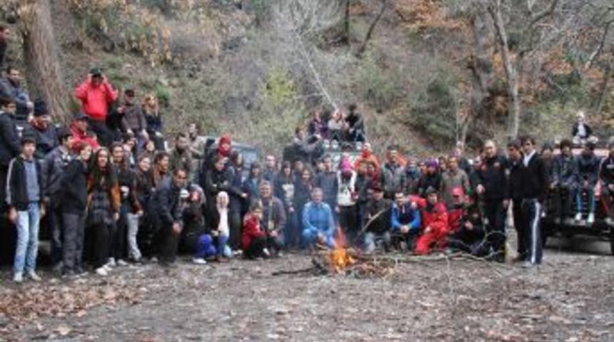 Gen&ccedil; Denizlililer Doğa Y&uuml;r&uuml;y&uuml;ş&uuml;ne &Ccedil;ıktı