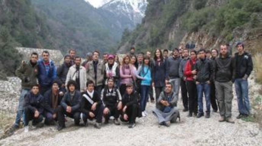 Gen&ccedil; Denizlililer Doğa Y&uuml;r&uuml;y&uuml;ş&uuml;nde Buluştu