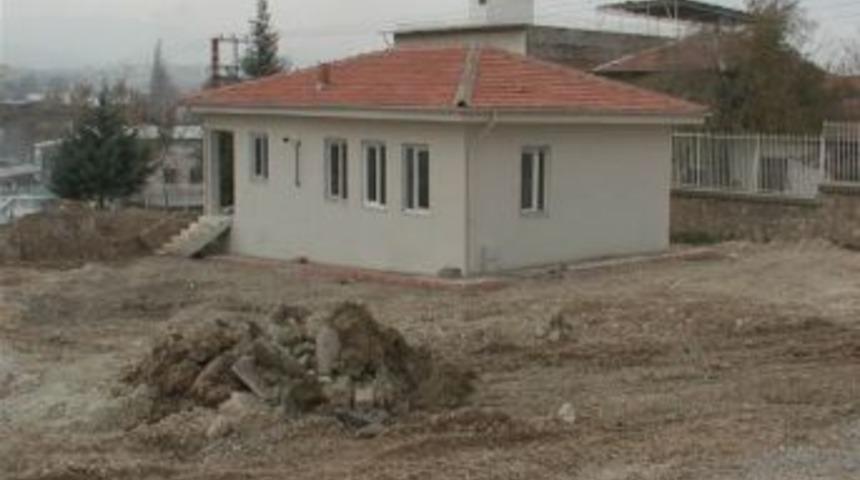 Ermeni Mezarlığında Sehven Yıkılan Binanın Yapımı, Belediye Tarafından Tamamlandı