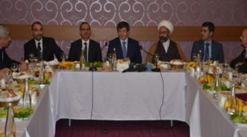 Davutoğlu, Irak Heyetiyle Konya'da Buluştu