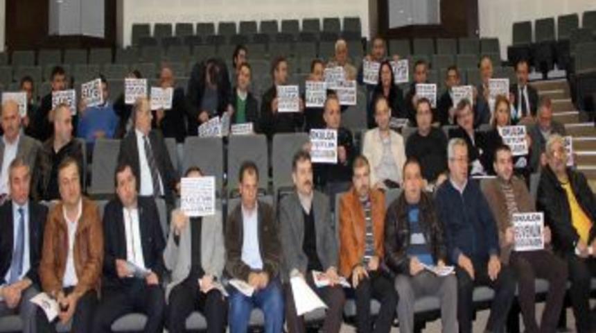 Sekt&ouml;r Temsilcileri Okul Kıyafetleri I&ccedil;in Halk Oylaması Istiyor