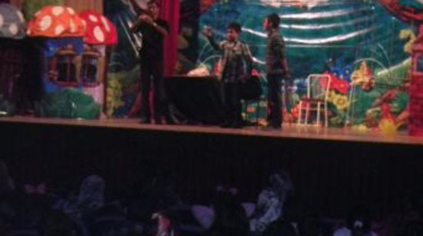 &Ouml;ğrenciler Sirkte G&ouml;n&uuml;llerince Eğlendi