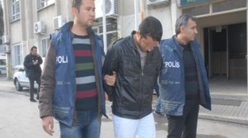 Sadaka Kutusundaki Paraları &Ccedil;alan Zanlı Yakalandı