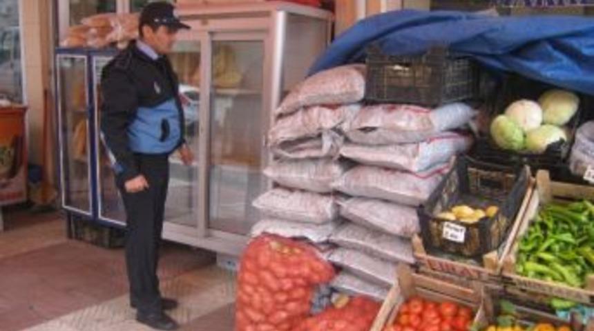 Manisa'da K&ouml;m&uuml;r Ve T&uuml;p Satışı Yapan Bakkallar Denetlendi