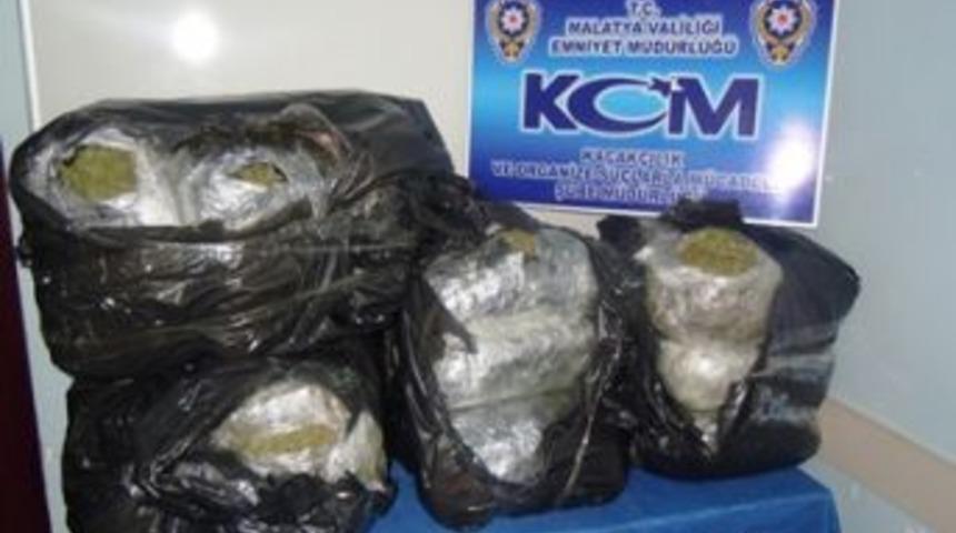 49,5 kilo esrar ele ge&ccedil;irildi