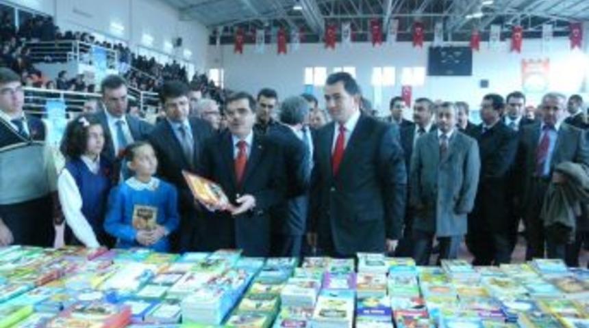 &Ouml;ğrenciler I&ccedil;in Kitap Fuarı A&ccedil;ıldı