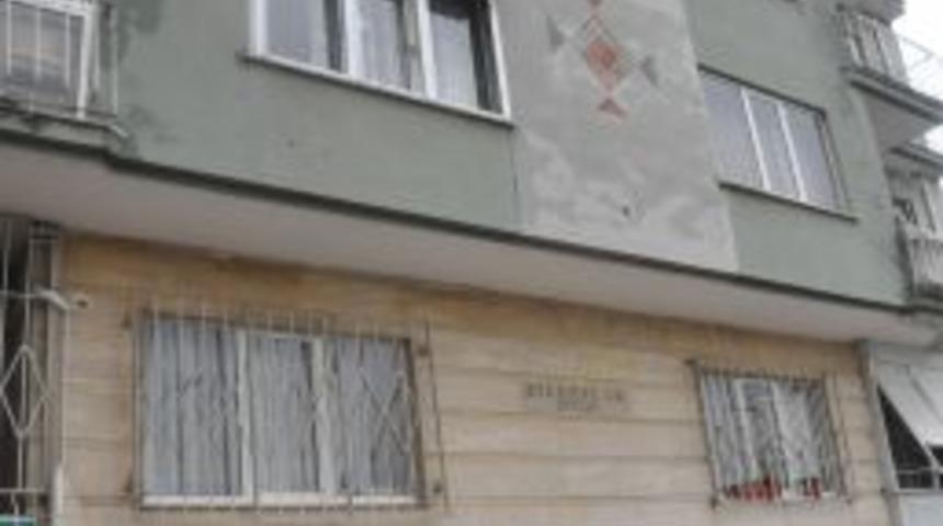 Yaşlı Kadının Boğazını Kesip Gasp Etmeye &Ccedil;alıştılar