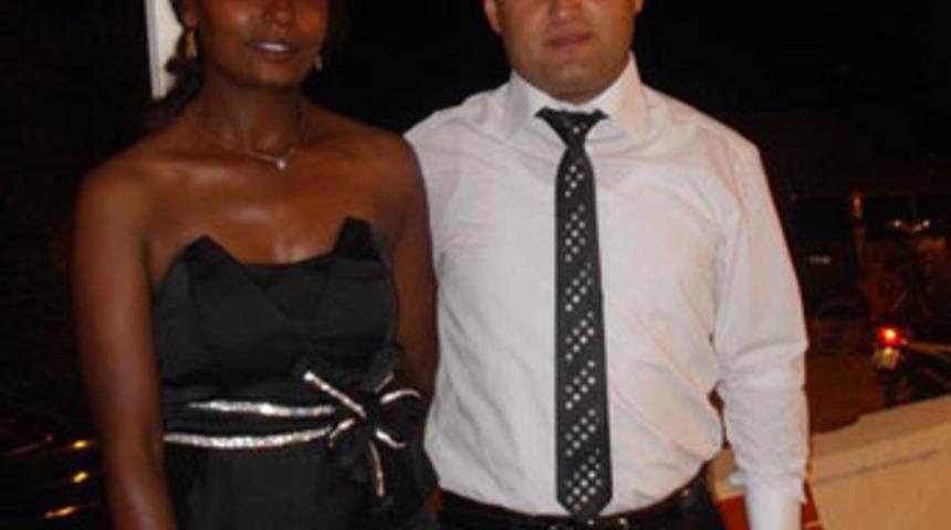 Nişanlısını &ouml;ld&uuml;r&uuml;p intihar etti