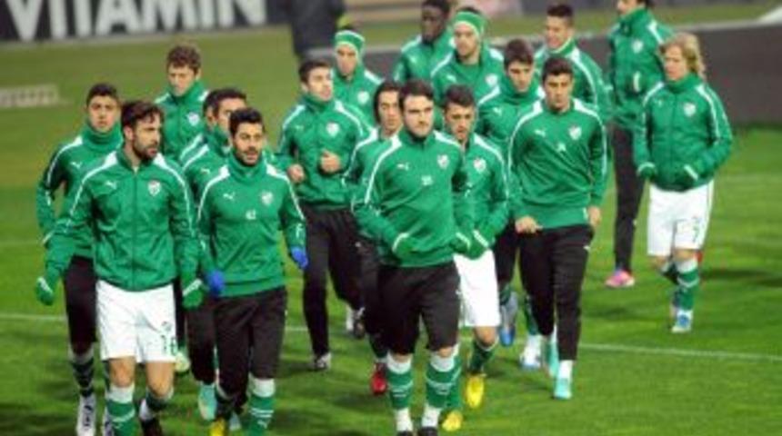 Bursaspor Yağmur Altında &Ccedil;alıştı