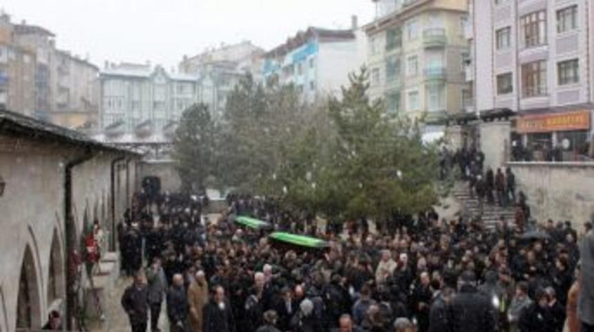 Banka M&uuml;d&uuml;r&uuml; Yıldırım, Son Yolculuğuna Uğurlandı