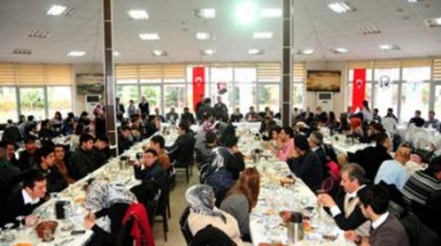 Uzun, Fatih &Uuml;niv. mezunlarıyla buluştu